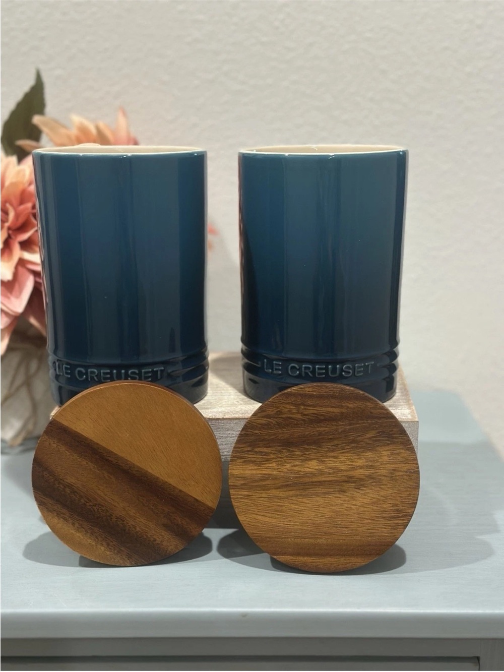 Le Creuset DEEP TEAL Stoneware
Storage Canister Wood Lid 26oz /770ml
Set-2- RARE - Picture 4 of 7